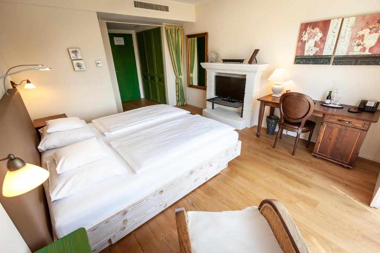 Hotel Hirschen In Freiburg-Lehen Extérieur photo